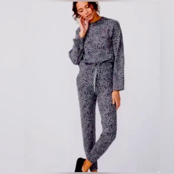 Full set Monrow grey mini leopard cashmere blend sweater and jogger size L NWT